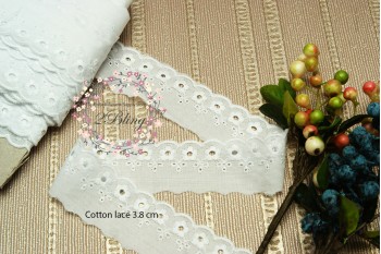 Cotton Lace Trim (3.8 cm) - 1m length